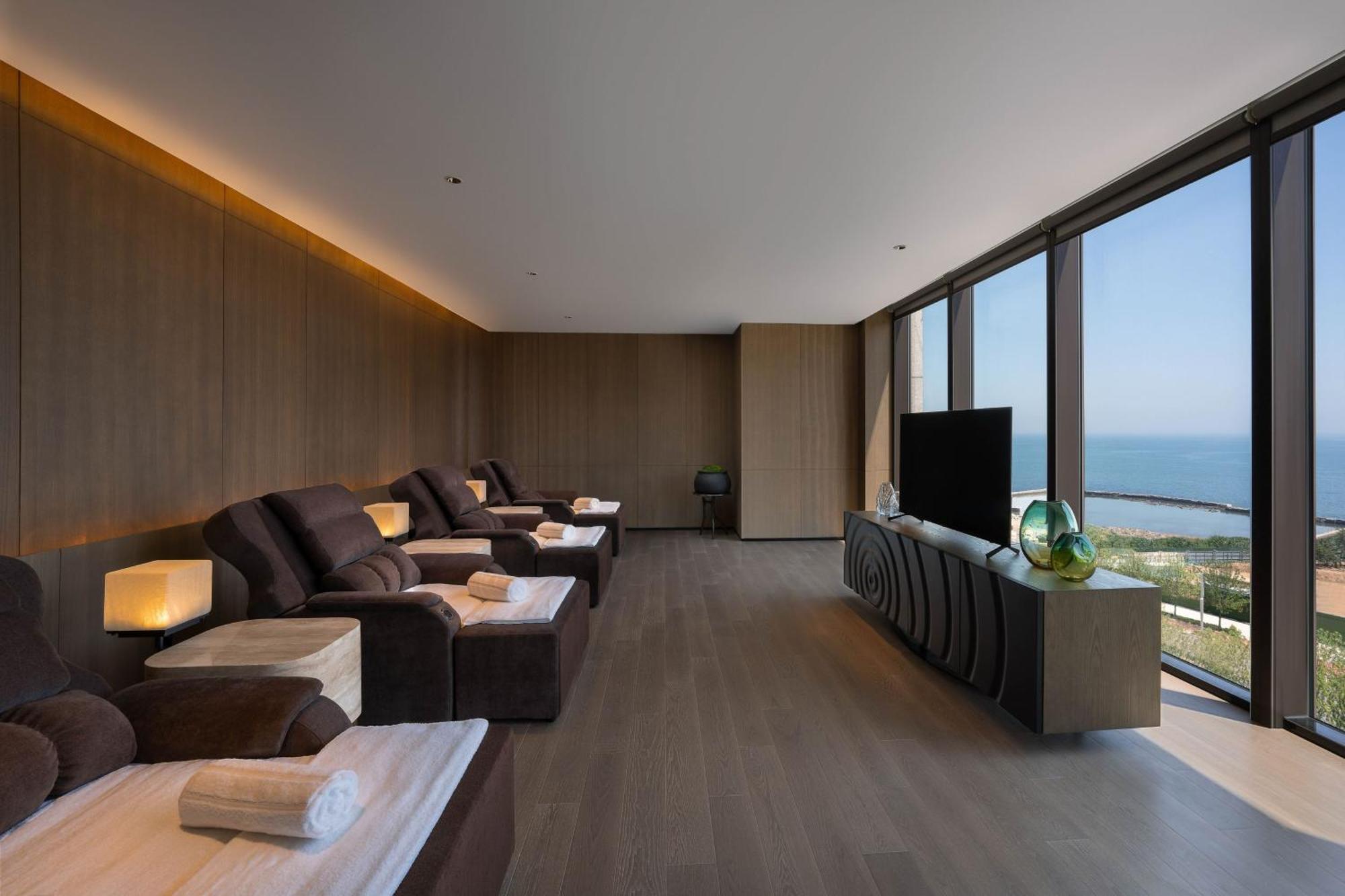 The Westin Yantai Hotel Bagian luar foto